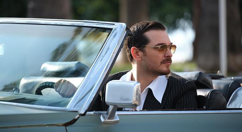 Çağatay Ulusoy'un kardeşinden set ziyareti! Ünlü isme benzerliği dikkat çekti