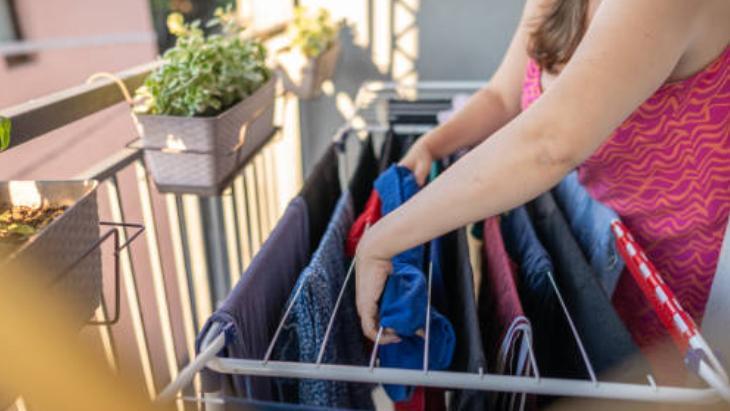 Çamaşırı balkonda kurutuyorsanız dikkat! Uykusuzluğun nedeni olabilir: Tül kullanın
