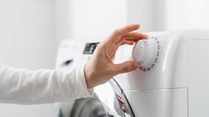 Çamaşırları beyazlatmıyor, yıpratıyor! Herkesin yaptığı hata, sirkeyi böyle kullanın