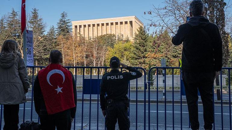 Canlı Anlatım: Köprülerde, madenlerde, caddelerde… Türkiye'de hayat 1 dakikalığına durdu