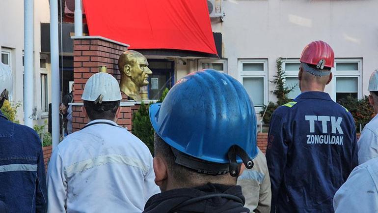 Canlı Anlatım: Köprülerde, madenlerde, caddelerde… Türkiye'de hayat 1 dakikalığına durdu