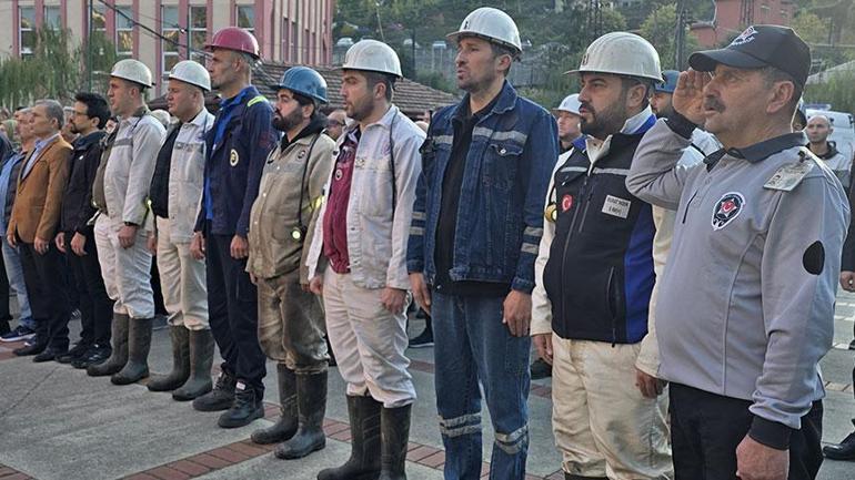 Canlı Anlatım: Köprülerde, madenlerde, caddelerde… Türkiye'de hayat 1 dakikalığına durdu