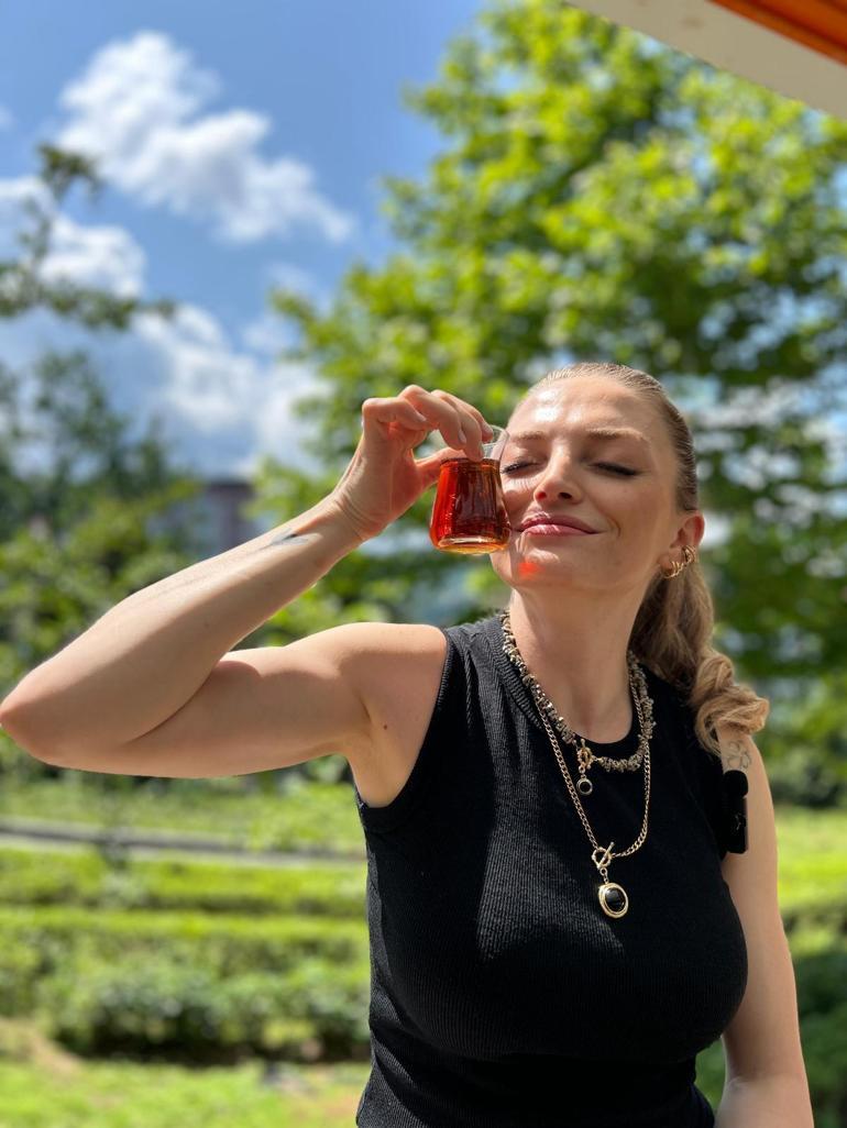 Çaya gitmemek için dua ederdi, şimdi ustası oldu: Tavşan kanı böyle demlenir 1 Çaya gitmemek için dua ederdi, şimdi ustası oldu: Tavşan kanı böyle demlenir