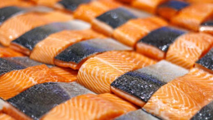 Çiğ balığı böyle saklayın! 6 ay dayanıyor: Koku yaymasın diye 1 tutam serpin