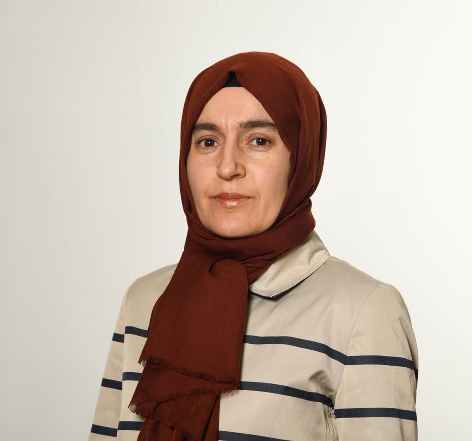 Cinayete Teşebbüs Eden Kadın, Tahliye Sonrası Saldırganı Öldürdü ve İntihar Etti!