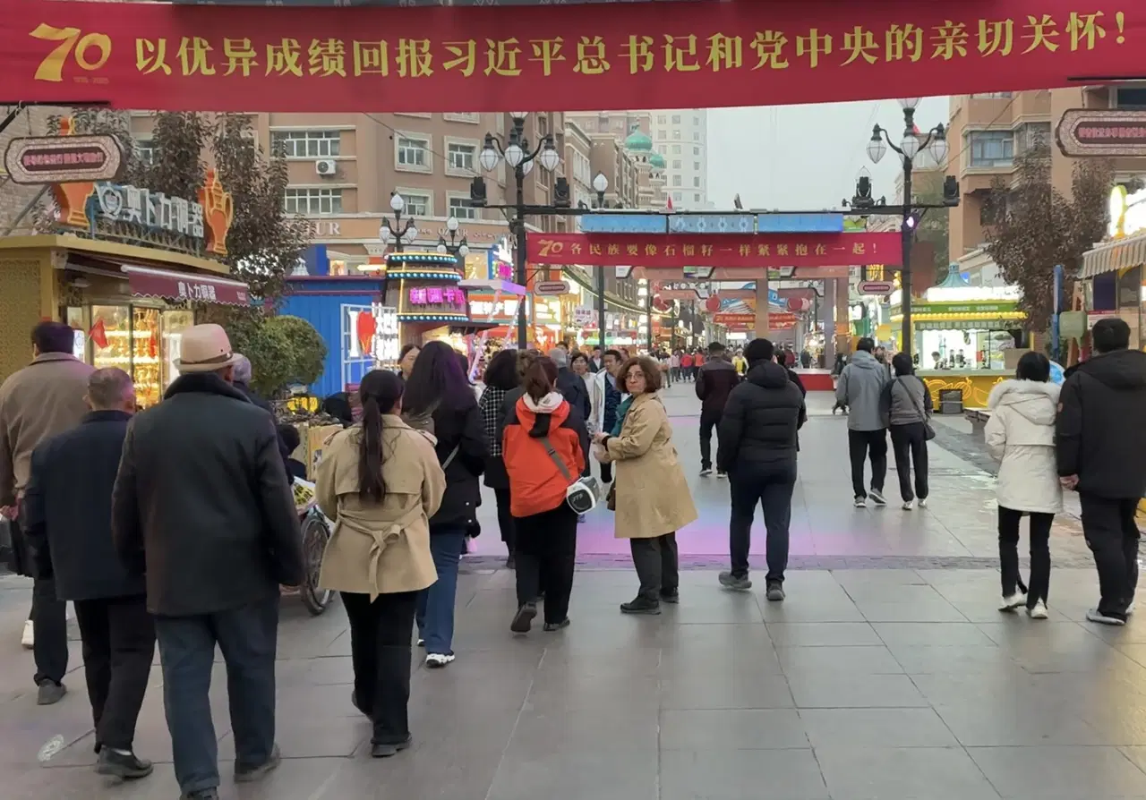 Çin’in davetiyle Sincan Uygur Özerk Bölgesi ziyareti: Başşehir Urumçi’de gördüklerimiz, bize anlatılanlar ve perde ardındakiler... 3 Çin’in davetiyle Sincan Uygur Özerk Bölgesi ziyareti: Başşehir Urumçi’de gördüklerimiz, bize anlatılanlar ve perde ardındakiler...