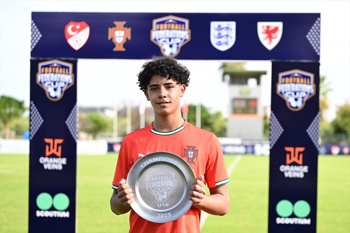 Cristiano Ronaldo'nun Oğlu ile Antalya'da Şampiyonluğa Ulaşan Portekiz! 🚀⚽️ 11 Cristiano Ronaldo'nun Oğlu ile Antalya'da Şampiyonluğa Ulaşan Portekiz! 🚀⚽️