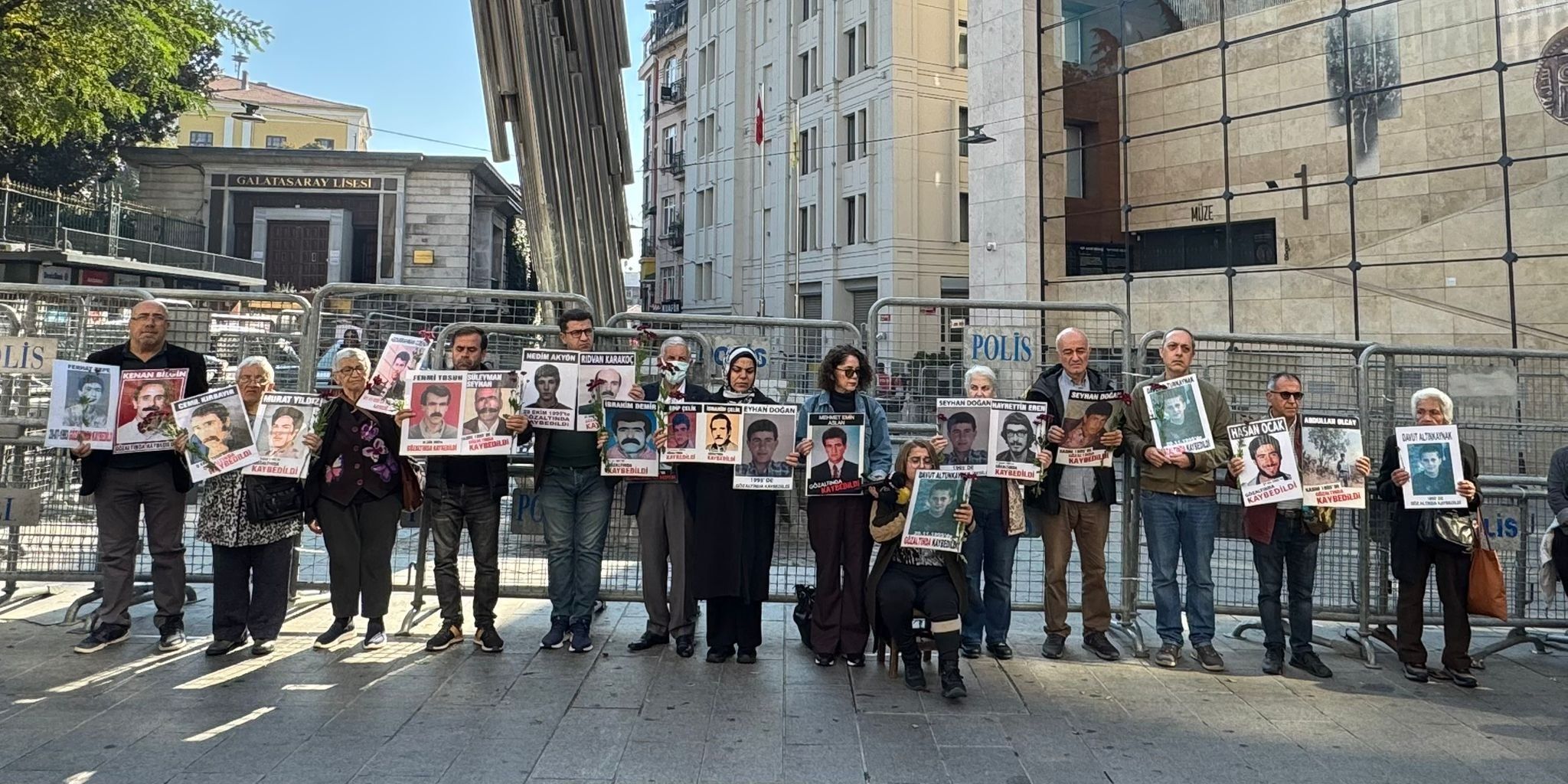 Cumartesi Anneleri: 1075. Haftada Umut ve Adaletin Peşinde! 1 Cumartesi Anneleri: 1075. Haftada Umut ve Adaletin Peşinde!