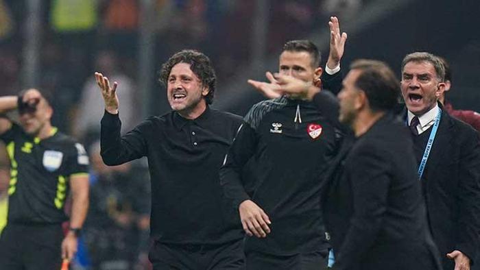 Derbi Anları: Fatih Tekke'den Soyunma Odasında Şaşırtan Konuşma! 1 Derbi Anları: Fatih Tekke'den Soyunma Odasında Şaşırtan Konuşma!