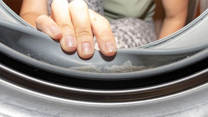 Deterjan kalıntısına yer yok! Makinedeki küfü tek hamlede çıkarttı: O tableti koyun 1 Deterjan kalıntısına yer yok! Makinedeki küfü tek hamlede çıkarttı: O tableti koyun