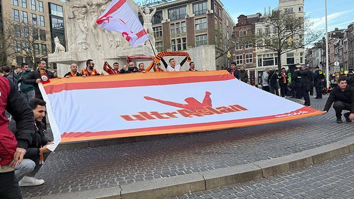 Dev maç öncesi Hollanda’da Galatasaray’a coşkulu destek!