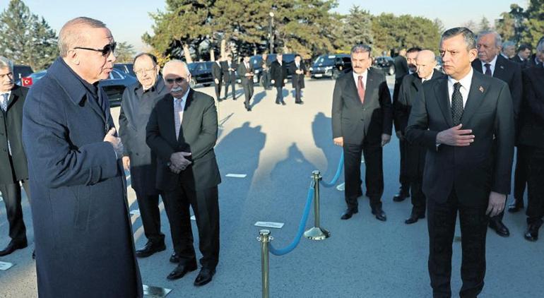 Devlet erkanı Ata’nın huzurunda