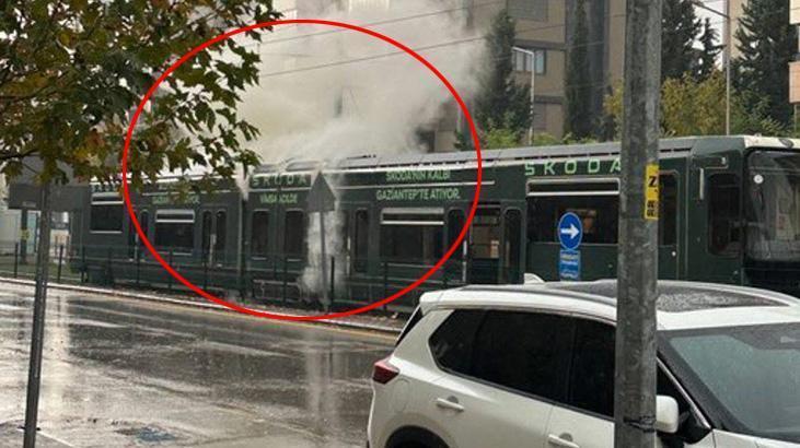Diyarbakır’da yolcuların olduğu tramvaya yıldırım isabet etti