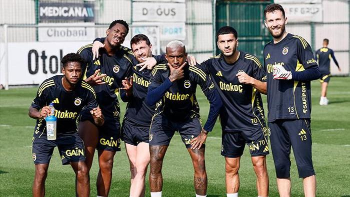 Domenico Tedesco, Beşiktaş-Fenerbahçe Derbisinde Barış Elçisi! Kavga Önlemesi Sırasında Aldığı Cesur Önlemler 1 Domenico Tedesco, Beşiktaş-Fenerbahçe Derbisinde Barış Elçisi! Kavga Önlemesi Sırasında Aldığı Cesur Önlemler