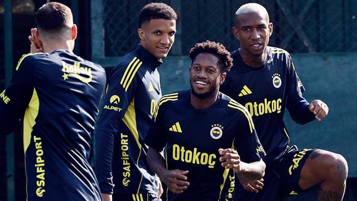 Domenico Tedesco, Beşiktaş-Fenerbahçe Derbisinde Barış Elçisi! Kavga Önlemesi Sırasında Aldığı Cesur Önlemler 2 Domenico Tedesco, Beşiktaş-Fenerbahçe Derbisinde Barış Elçisi! Kavga Önlemesi Sırasında Aldığı Cesur Önlemler