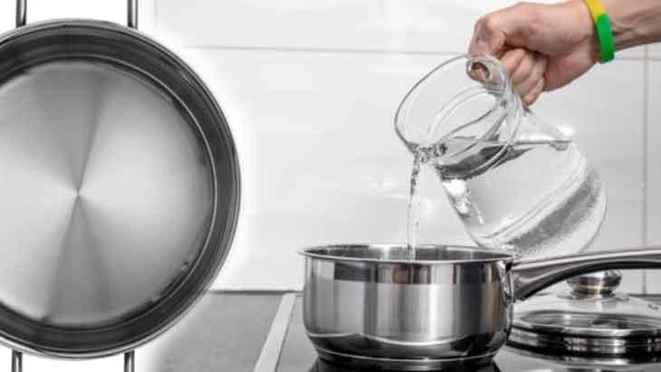 Donmuş eti 5 dakikada çözdüren taktik! 2 tencere arasına böyle sıkıştırın 4 Donmuş eti 5 dakikada çözdüren taktik! 2 tencere arasına böyle sıkıştırın