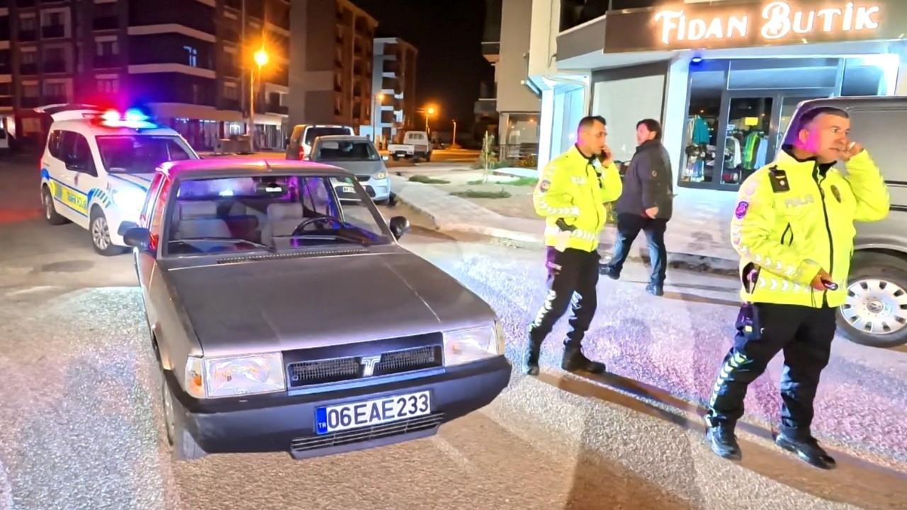 Drift yaparken yakalandı, arabayı bırakıp kaçtı