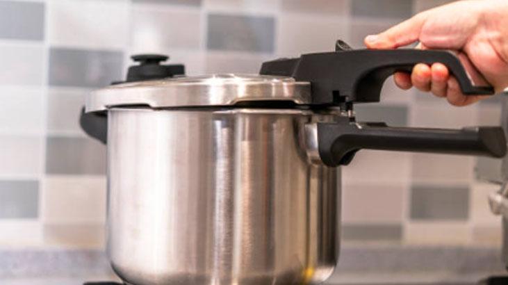 Düdüklü tencere düdüğü nasıl kullanılır? Kapağın yönüne bakın, duyan rahatlıyor