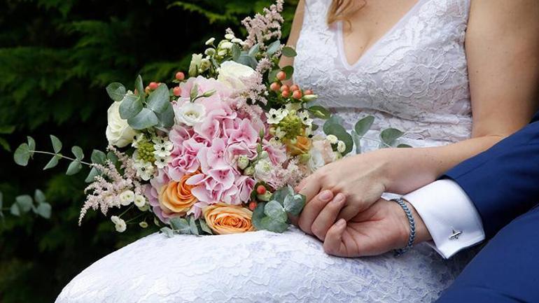 Düğün videosundaki gizemli adam kim? 4 yıl sonra gelen yanıt herkesi güldürdü