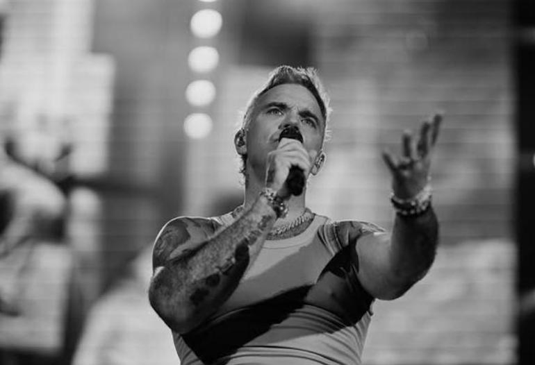 Dünyaca ünlü yıldızdan şoke eden itiraf! Artık hayranlarını göremiyor: Nedeni zayıflama iğnesi mi? 1 Dünyaca ünlü yıldızdan şoke eden itiraf! Artık hayranlarını göremiyor: Nedeni zayıflama iğnesi mi?