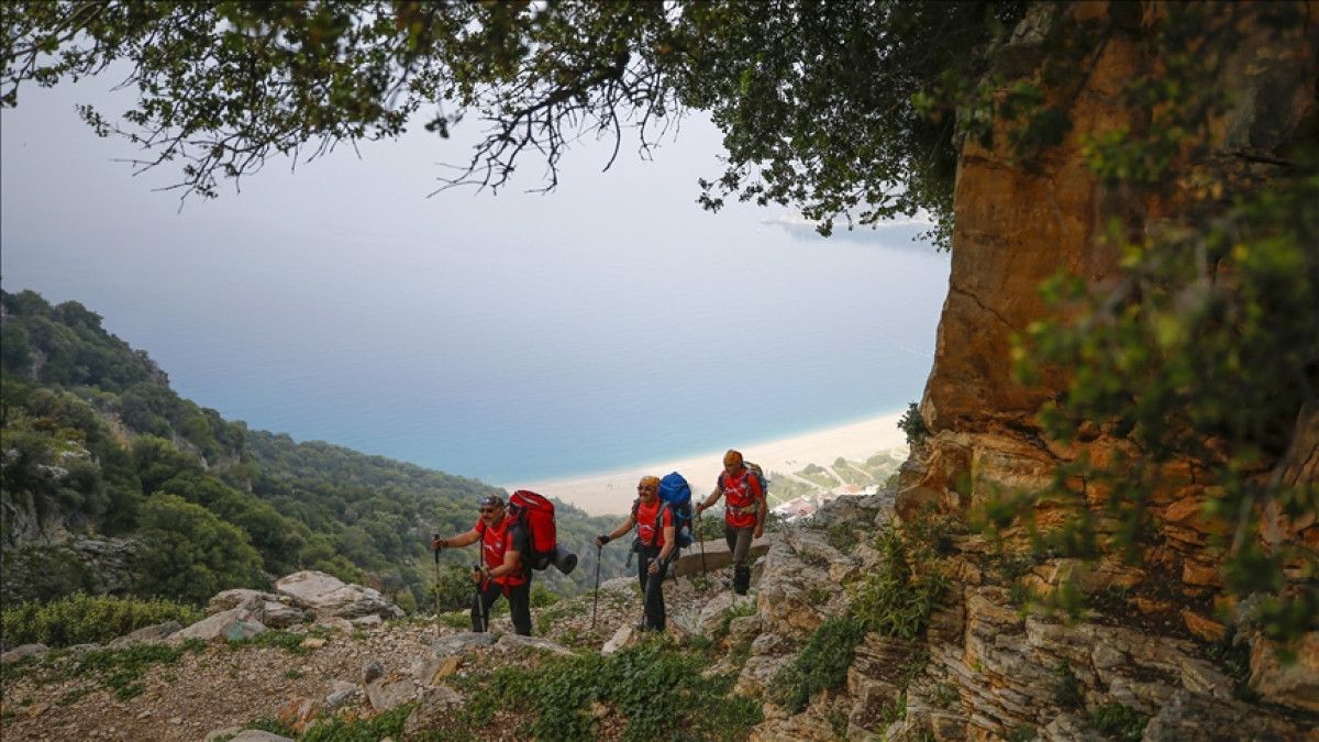 Dünyanın En Büyüleyici Yürüyüş Rotası: Keşfe Hazır Olun!