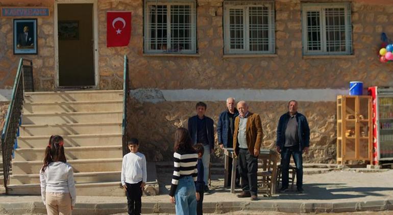 Duygu dolu anlar! Atatürk’ü anmak Uzak Şehir’e yakıştı