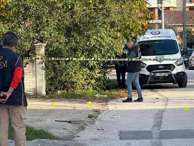 Düzce'de iki aile arasındaki taşlı sopalı kavgada ortalık savaş alanına döndü: 5 yaralı 1 Düzce'de iki aile arasındaki taşlı sopalı kavgada ortalık savaş alanına döndü: 5 yaralı