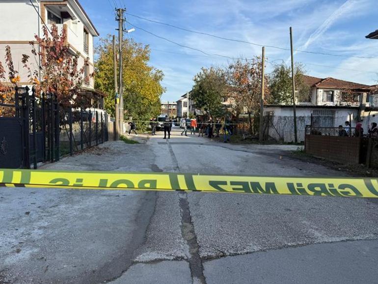 Düzce'de iki aile arasındaki taşlı sopalı kavgada ortalık savaş alanına döndü: 5 yaralı 2 Düzce'de iki aile arasındaki taşlı sopalı kavgada ortalık savaş alanına döndü: 5 yaralı