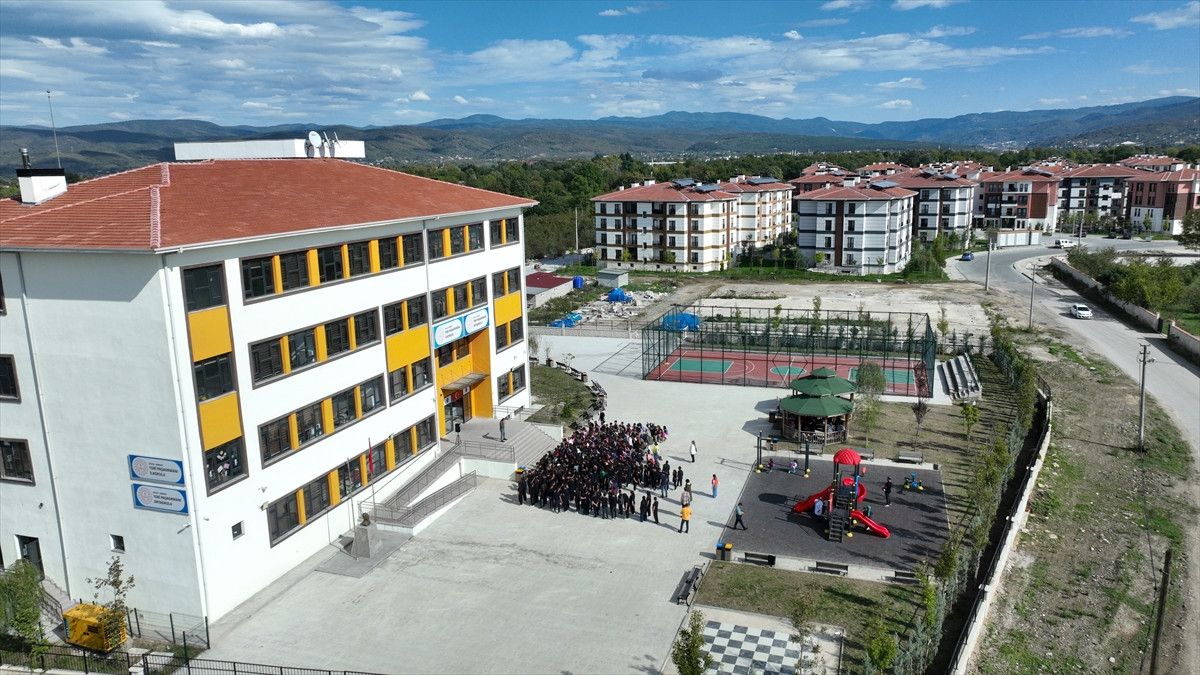 Düzce’de TOKİ ile Yeni Hayatlara Merhaba: Murat Kurum'un Hak Sahipleriyle Anlamlı Buluşması