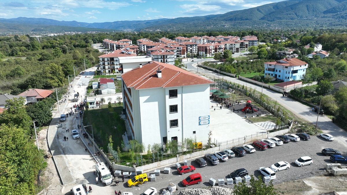 Düzce’de TOKİ ile Yeni Hayatlara Merhaba: Murat Kurum'un Hak Sahipleriyle Anlamlı Buluşması