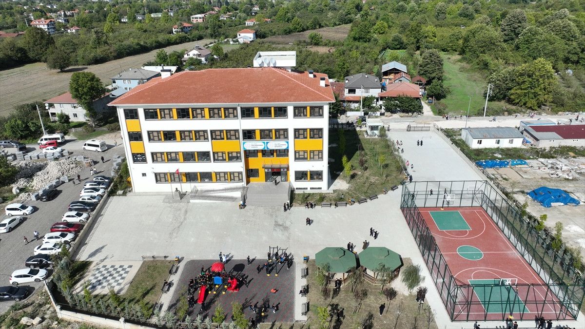 Düzce’de TOKİ ile Yeni Hayatlara Merhaba: Murat Kurum'un Hak Sahipleriyle Anlamlı Buluşması