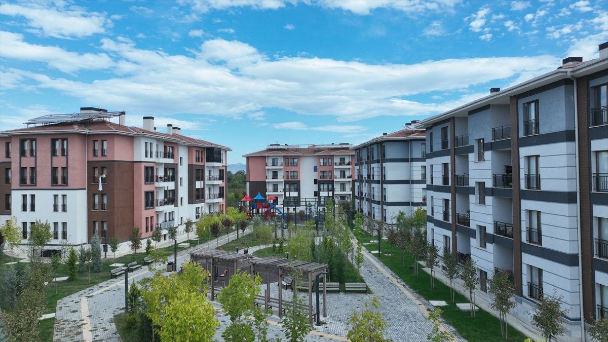 Düzce’de TOKİ ile Yeni Hayatlara Merhaba: Murat Kurum'un Hak Sahipleriyle Anlamlı Buluşması