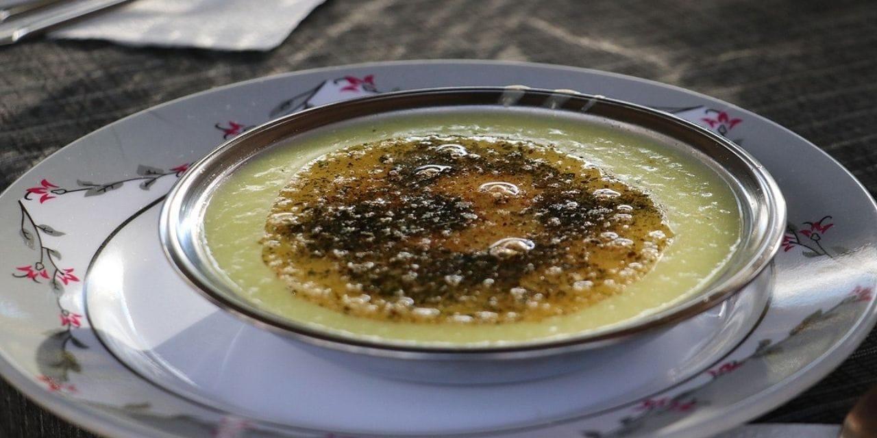 Ecevit Çorbası: Zengin ve Fakir Sofralarının Ortak Lezzeti