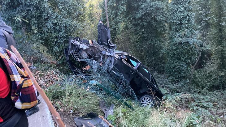 Ehliyetsiz sürücü dehşet saçtı! Kırmızı ışıkta geçti, otomobile çarptı: 2'si çocuk 3 yaralı