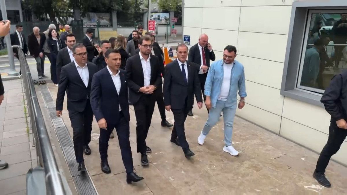 Ekrem İmamoğlu'nun Oğlu ve Babası: Kamuoyunu Sarsan İfade Süreci 1 Ekrem İmamoğlu'nun Oğlu ve Babası: Kamuoyunu Sarsan İfade Süreci