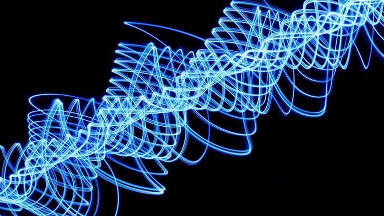 Elektrikli araçlar birbirini şarj edebilir mi? Yolda kalmadan bilin: Kritik eşik 60 derece