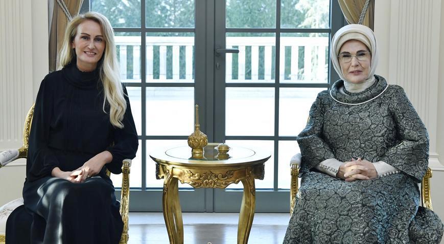 Emine Erdoğan, KKTC Cumhurbaşkanı’nın eşi Nilden Bektaş Erhürman ile görüştü