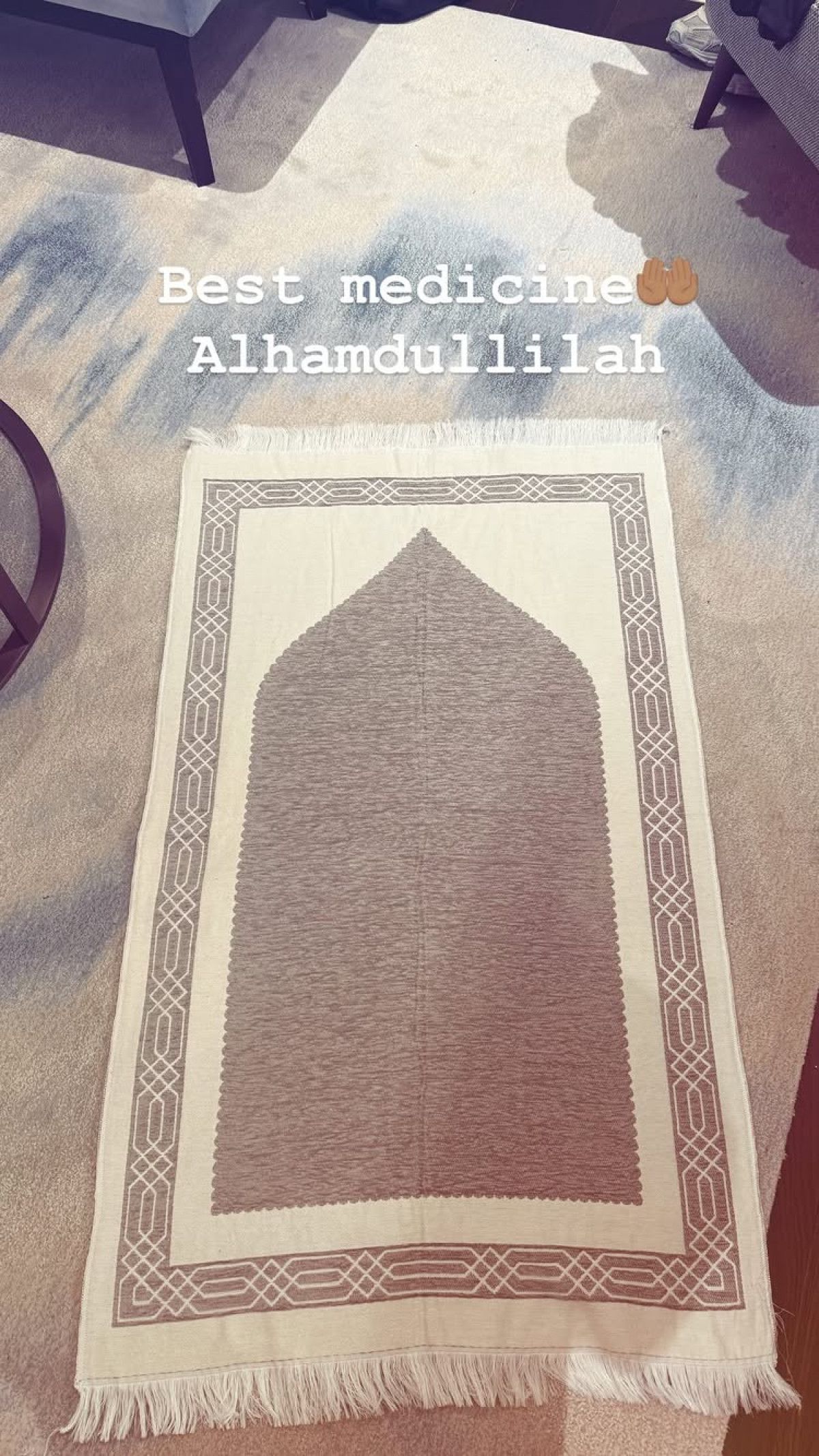 Emre Mordan'ın Seccadeli Paylaşımına Hayran Kalın!