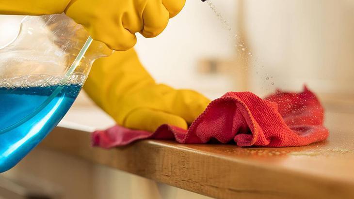 En iyi yağ sökücü evdeymiş! Mutfak dolaplarını böyle temizleyin, farkı görün