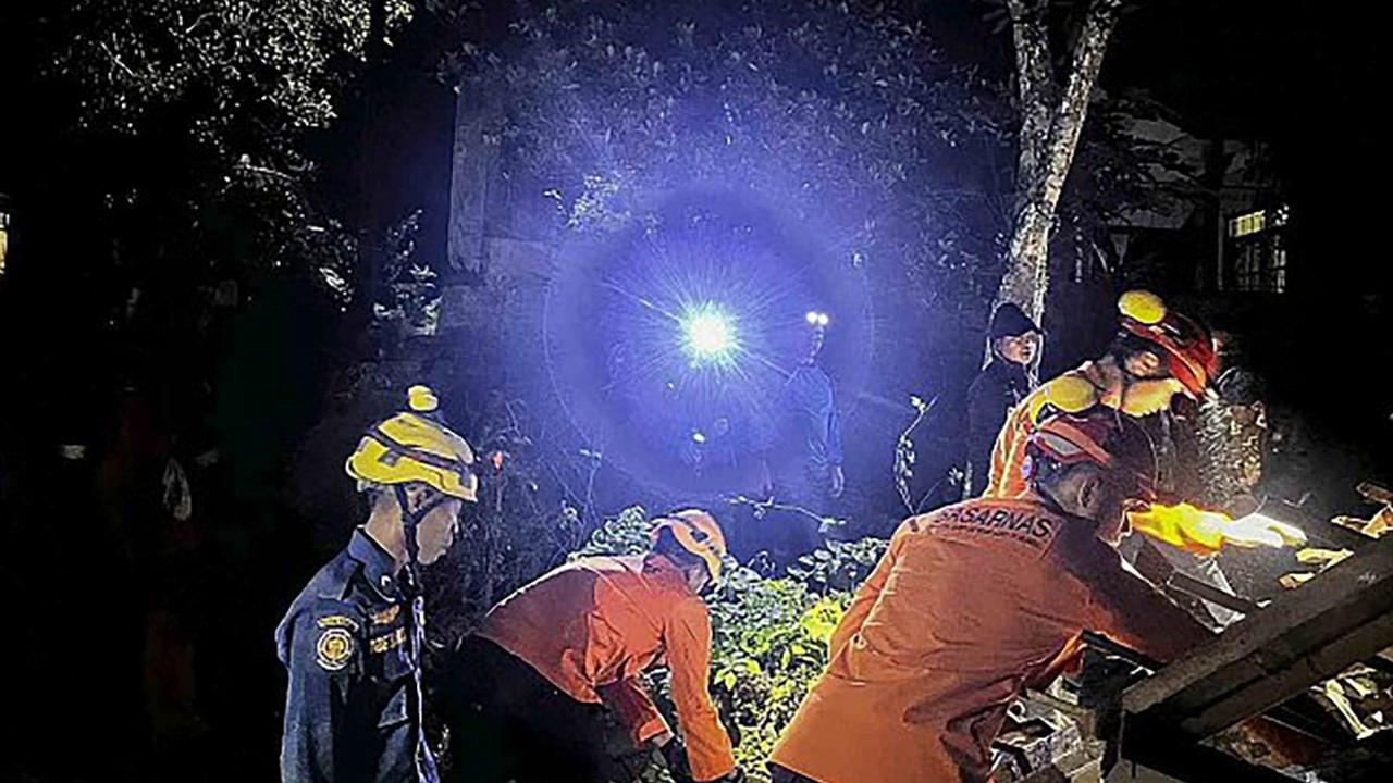 Endonezya’daki heyelan faciasında can kaybı 11’e yükseldi