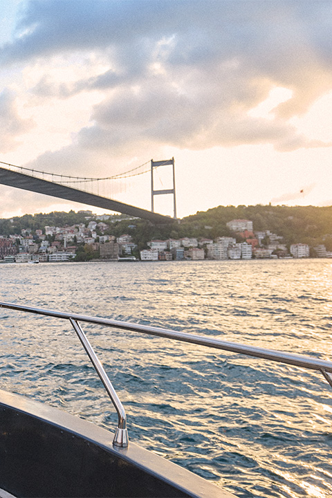 "Enfes Bir Akşam"ın Başrol Oyuncuları Aslı Enver, Engin Akyürek