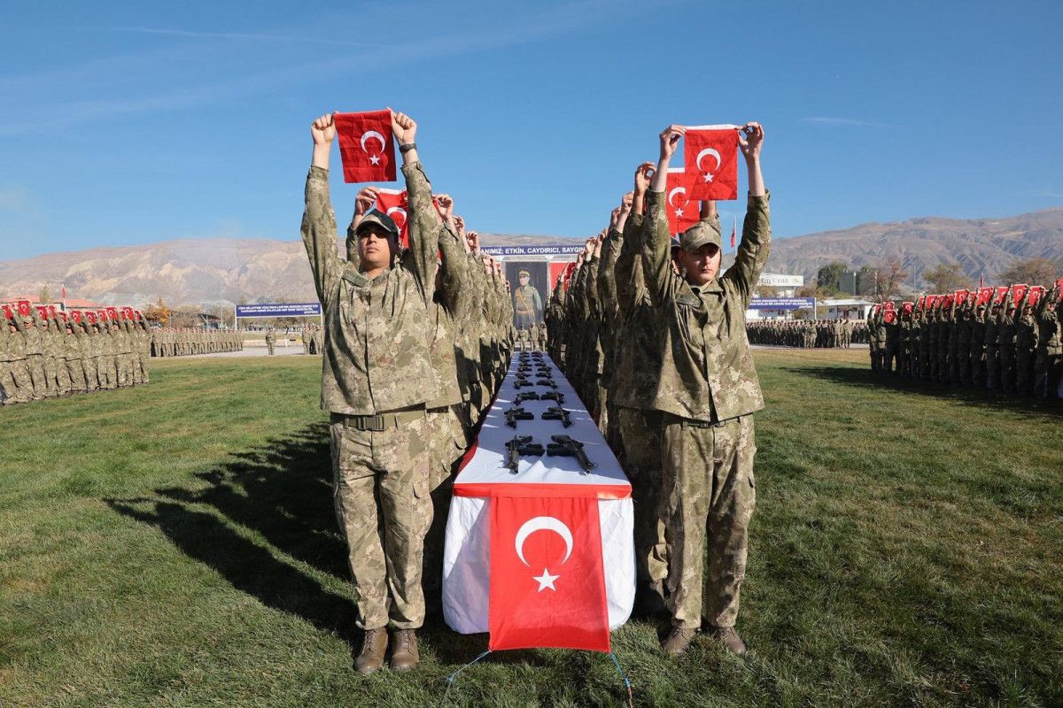 Erzincan'da Duygu Dolu Bir An: Bedelli Erlerin Yemin Töreni