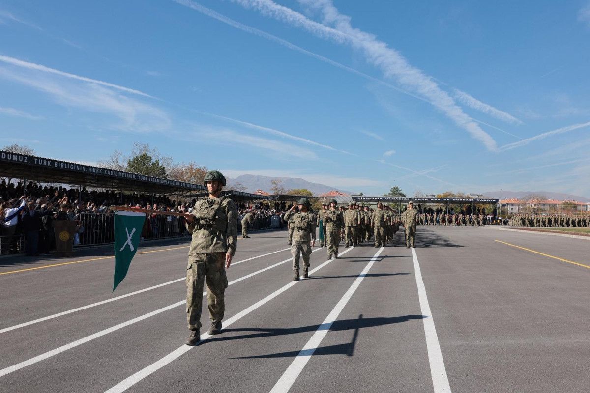 Erzincan'da Duygu Dolu Bir An: Bedelli Erlerin Yemin Töreni