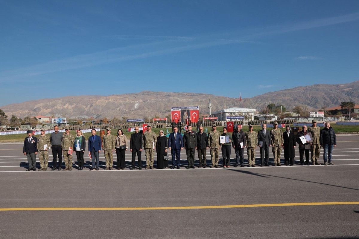 Erzincan'da Duygu Dolu Bir An: Bedelli Erlerin Yemin Töreni