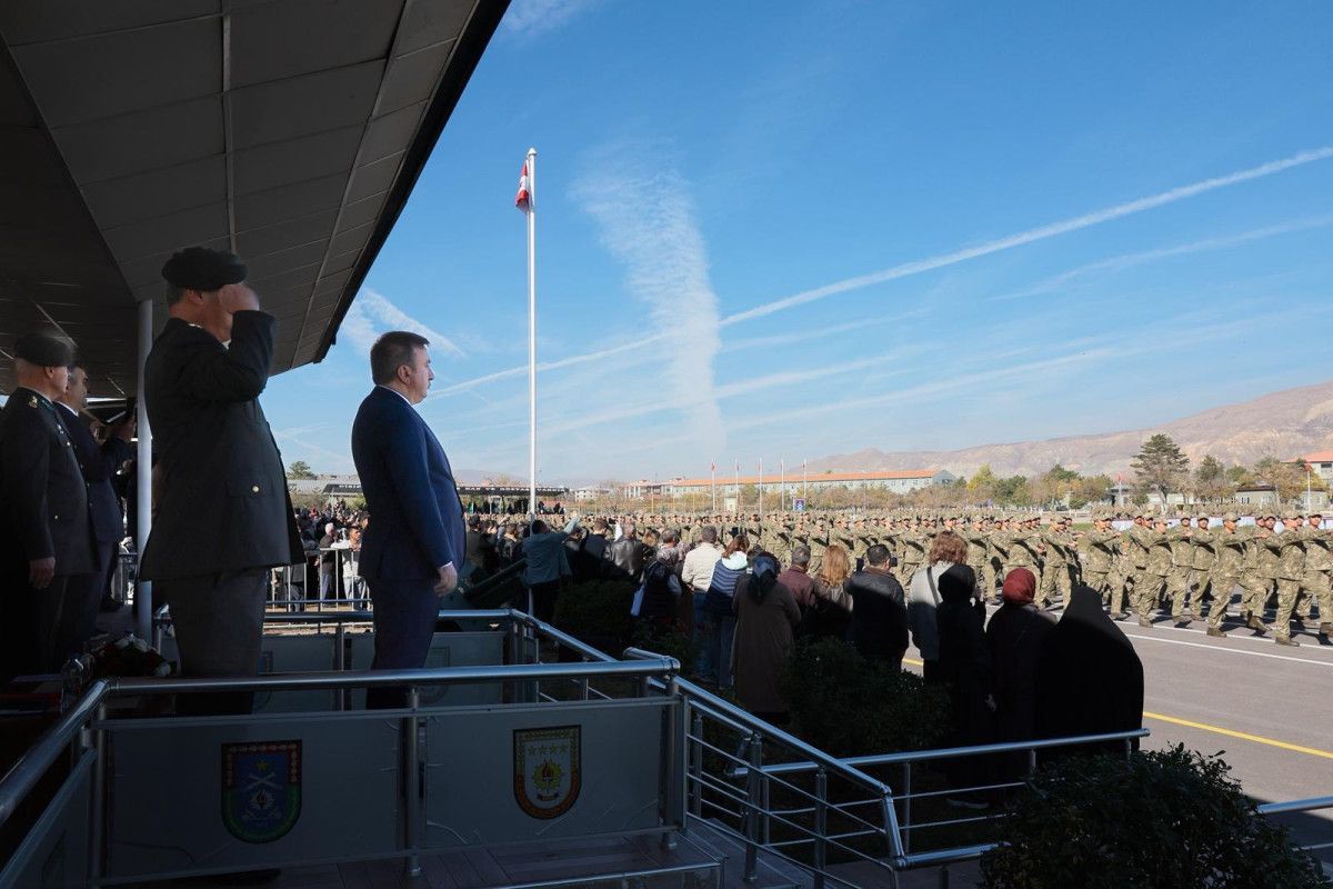 Erzincan'da Duygu Dolu Bir An: Bedelli Erlerin Yemin Töreni
