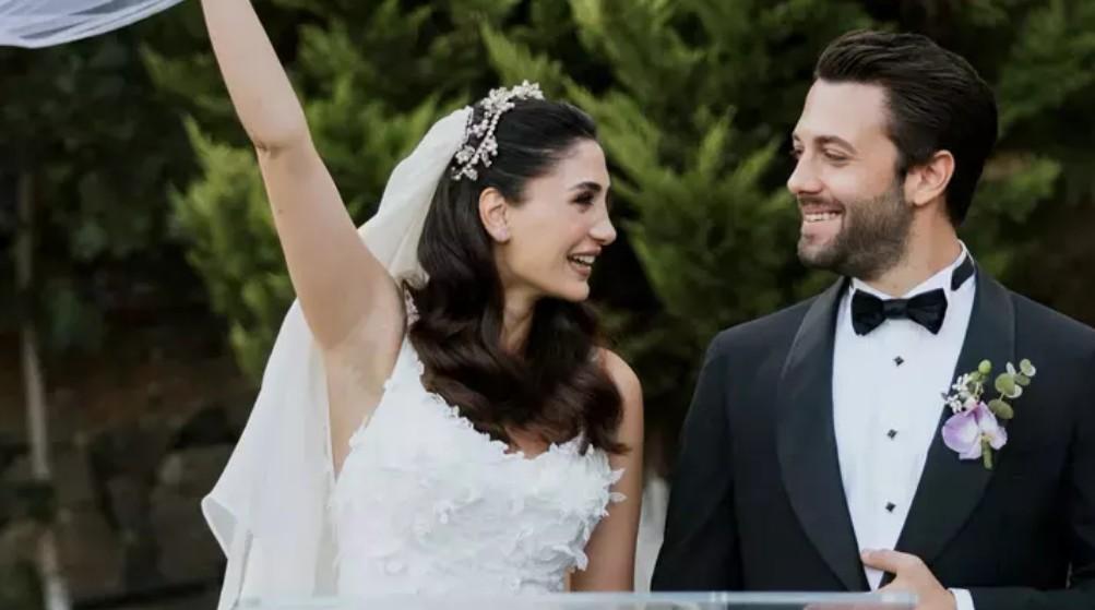 Eşinin doğum gününde aşka geldi! 'Seni seviyorum'