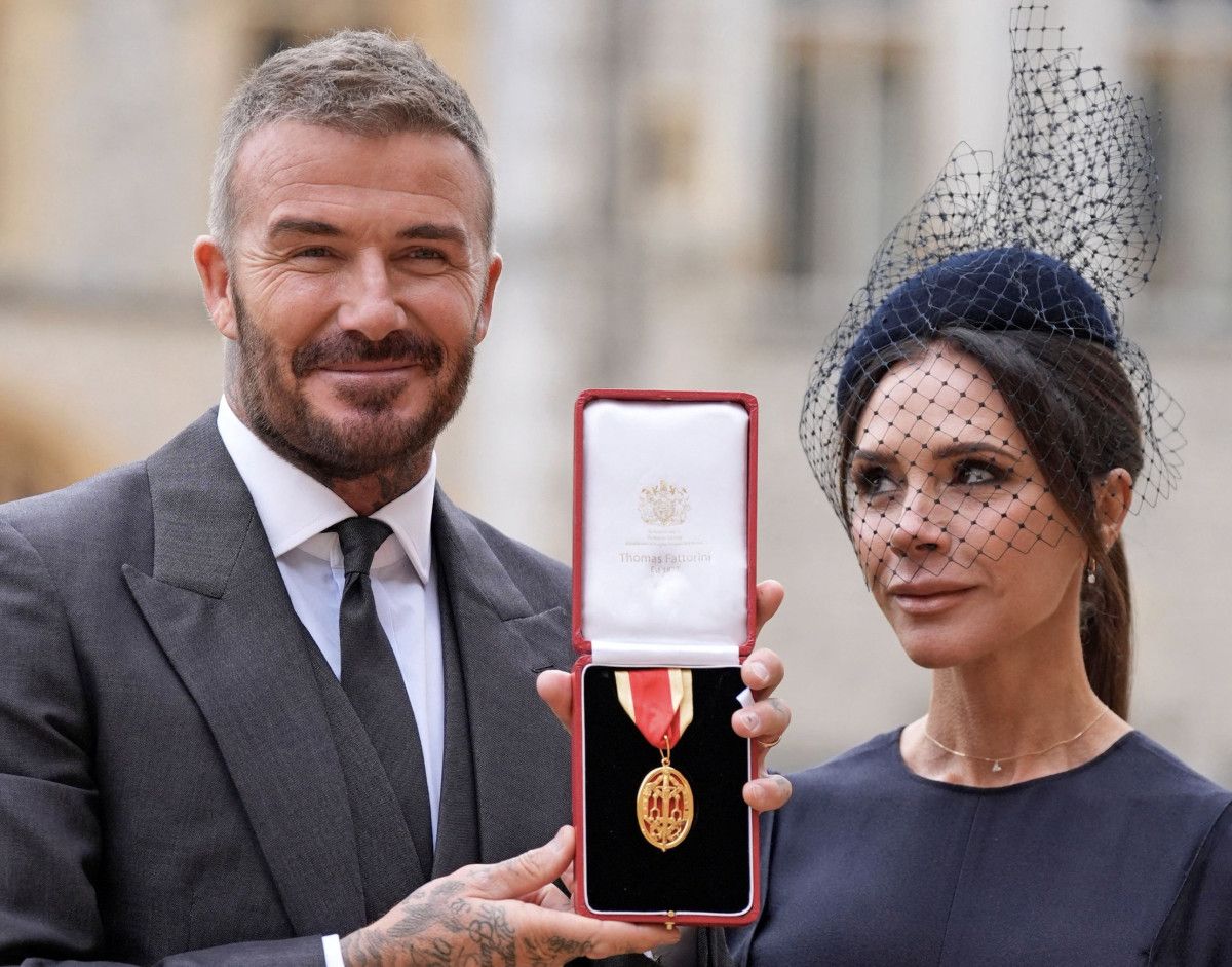 Eski İngiliz Futbolcu Beckham'a Resmi Şövalye Unvanı Verildi! 3 Eski İngiliz Futbolcu Beckham'a Resmi Şövalye Unvanı Verildi!