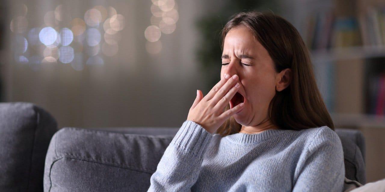 Esnemenin Gizemi: Uyku Belirtisi mı, Yoksa Beyninizin Yeniden Başlatma Düğmesi mi?