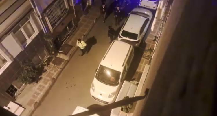 Etrafa rastgele ateş açtı! İstanbul'un göbeğinde korkunç olay! 1'i polis 4 yaralı 4 Etrafa rastgele ateş açtı! İstanbul'un göbeğinde korkunç olay! 1'i polis 4 yaralı