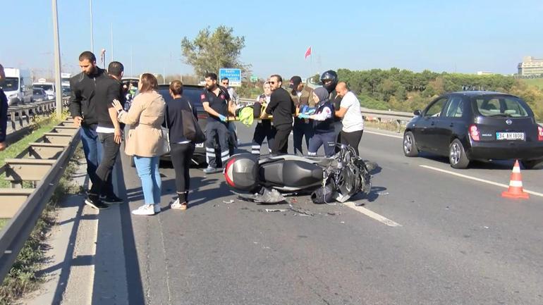 Eyüpsultan’da motosiklet kazası! Yaralı sürücüyü montla güneşten korudular 1 Eyüpsultan’da motosiklet kazası! Yaralı sürücüyü montla güneşten korudular